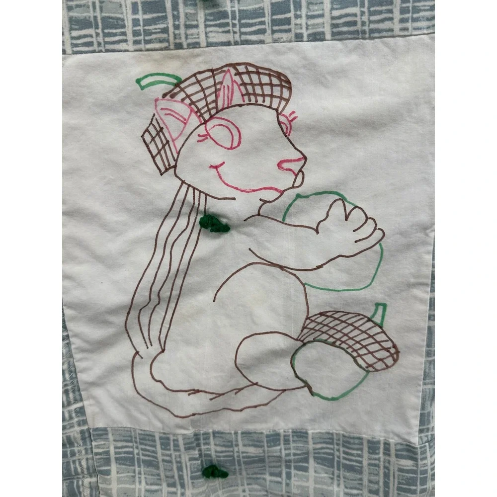 Vintage Handmade Baby Quilt Folk Art Animal Blanket‎ Patchwork Nursery 37x37